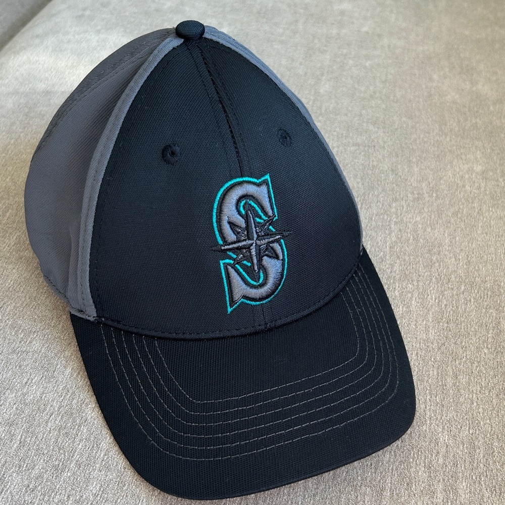 Seattle Mariners Cap- Black and Gray with Seattle Mariners logo - One Size